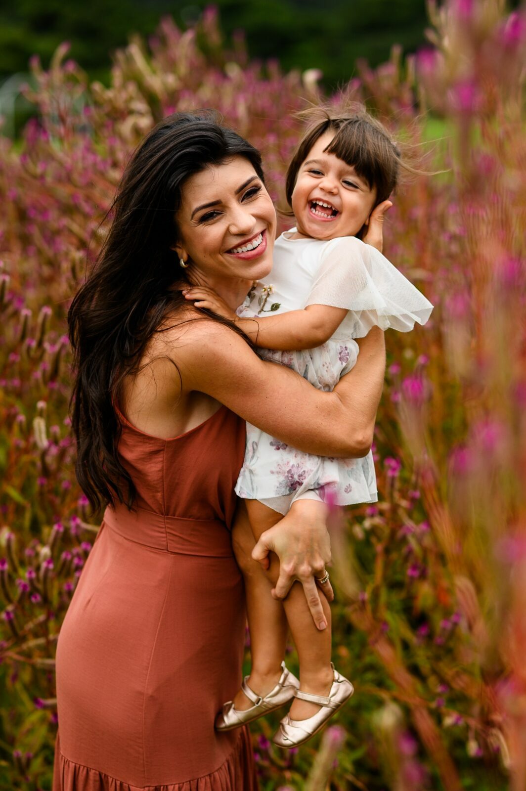 Foto 13 - Um ensaio em família cheio de amor em meio à natureza